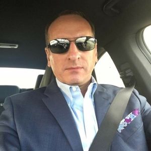 Meet your Posher, Troy